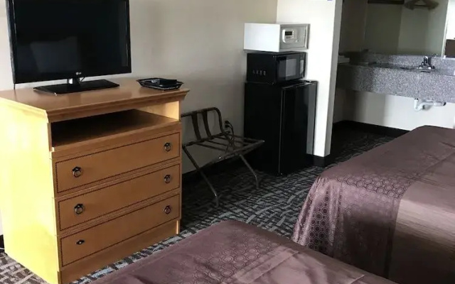Carolina Inn & Suites of Lake Norman