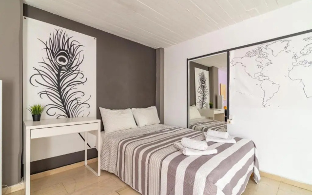 Loft Style Central Studio Large Terrace 100Mbps