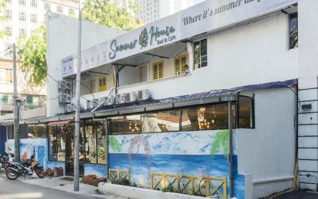 OYO 90121 Summer House Bed & Cafe