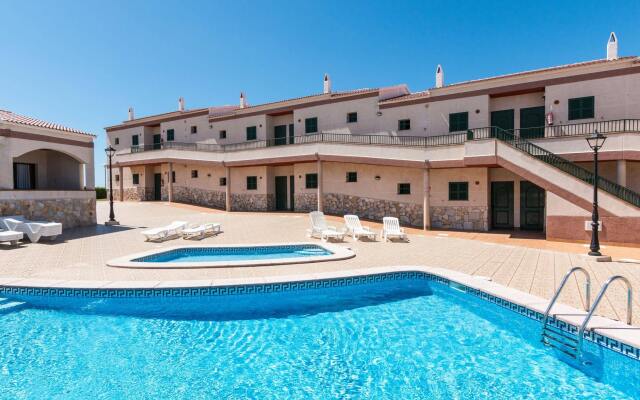 Отель Apartamentos Cabo Baños Испания, Кала-эн-Форкат - отзывы, цены и фото номеров - забронировать отель Apartamentos Cabo Baños онлайн вид на фасад
