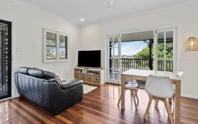 Relaxing Stay Near Brisbane's Cultural Heart
