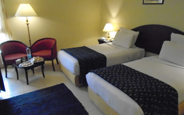 Grand Pyramids Hotel