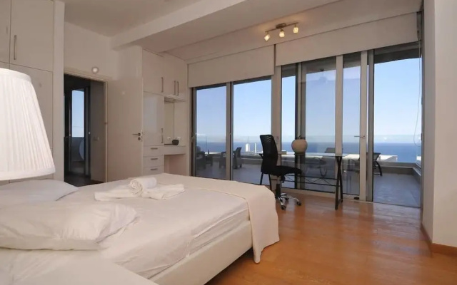 Theseus Beach Apartment