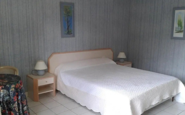 Village Club Yravals