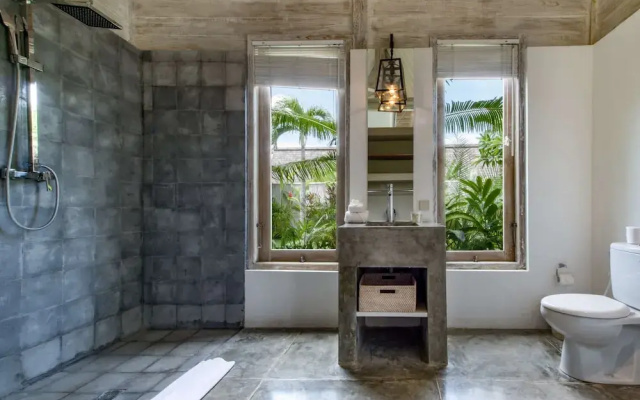 Luxury 4 Bedroom Villa With Private Pool, Bali Villa 2007