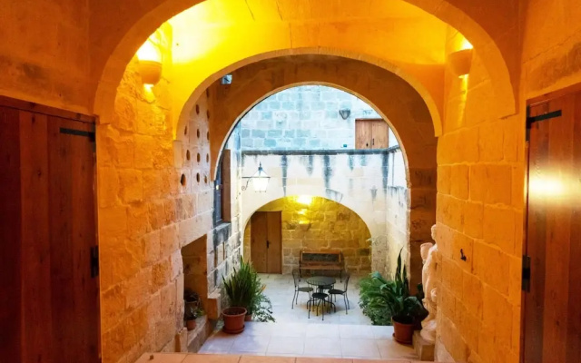 Villeleynah Amazing Gozitan Villa + Pool
