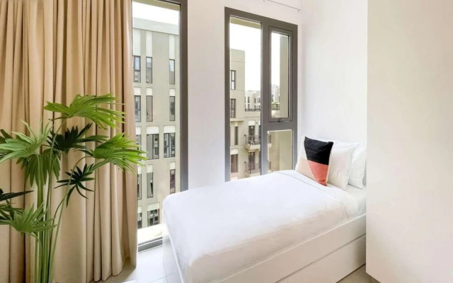 Fancy 2BR Apt Town Square