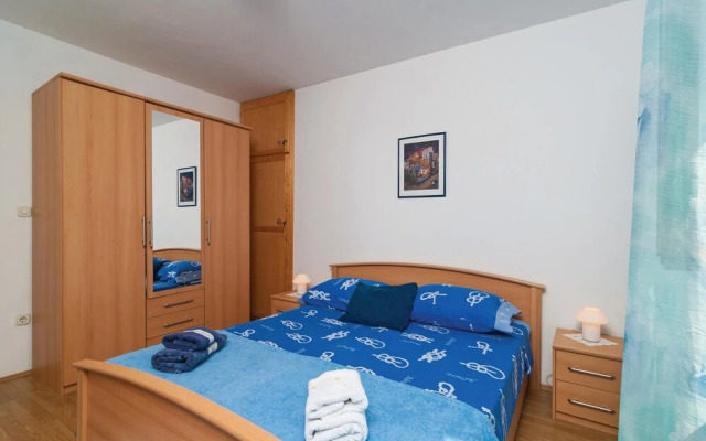 Awesome Apartment in Supetar With 2 Bedrooms and Wifi