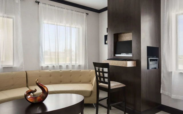 Horizon Inn & Suites - Pearsall