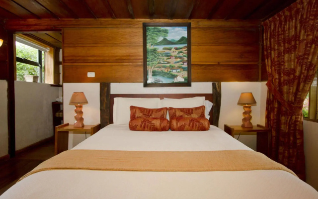 Poas Volcano Lodge