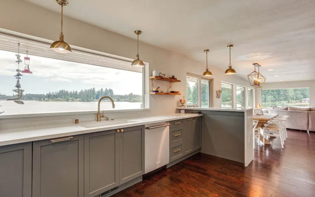 Lake Spanaway Retreat: Home w/ Private Beach!