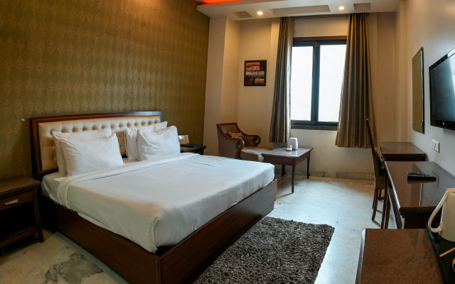 Leela Grande Hotel