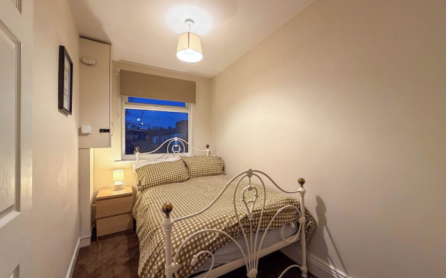 Family/business - Parking - Wifi - Sleeps 3