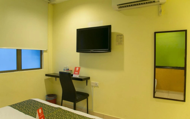 OYO 151 Twin Hotel