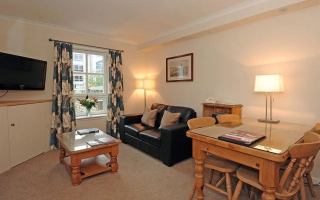 PREMIER SUITES Edinburgh Fountain Court
