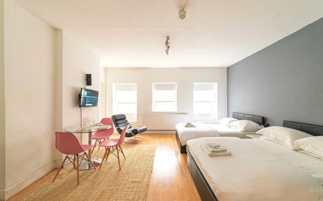 Spacious Studio Apartment Soho Square