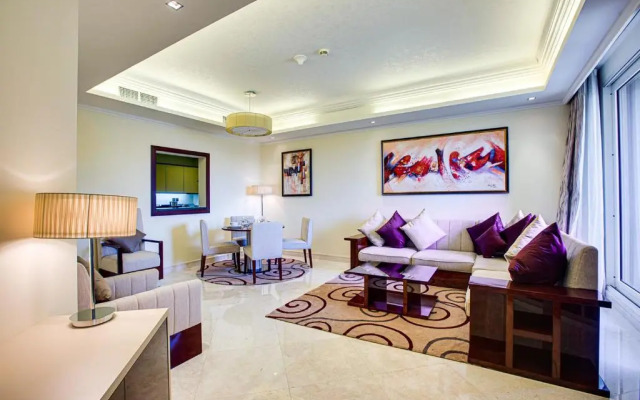 TAJ 5* Palm Jumeirah apartment with beach access