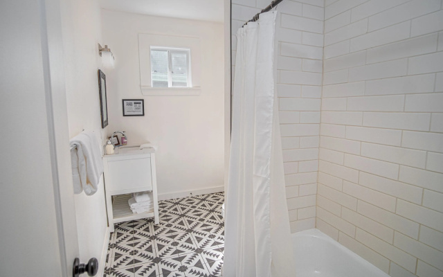Cozy Remodeled 2br/1ba Near Downtown