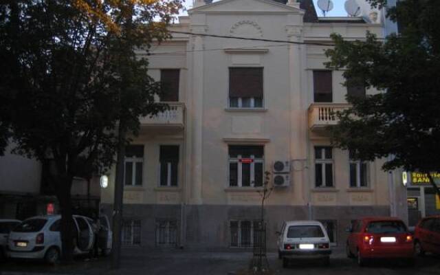 Отель Hostel Lucy Сербия, Белград - отзывы, цены и фото номеров - забронировать отель Hostel Lucy онлайн вид на фасад