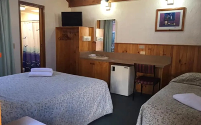Railway Motel