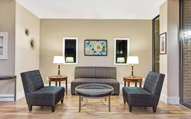 Williamsburg Suites
