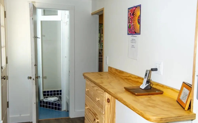 Aster Cabin