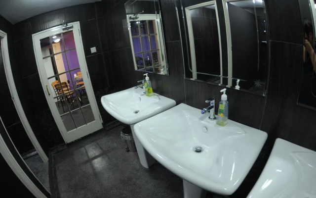 New 1415 China Town Guest House