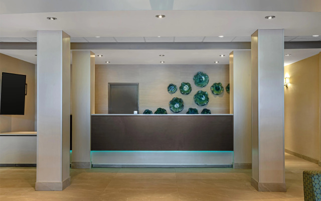 Best Western Plus Dartmouth Hotel & Suites