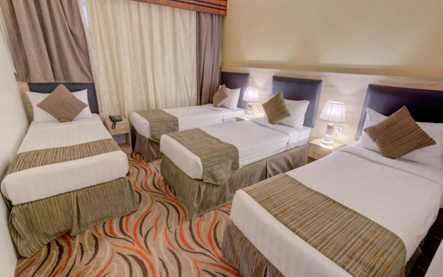 Hayat Plaza Hotel