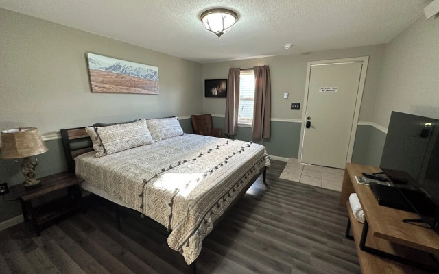 Caribou Crossing Motel