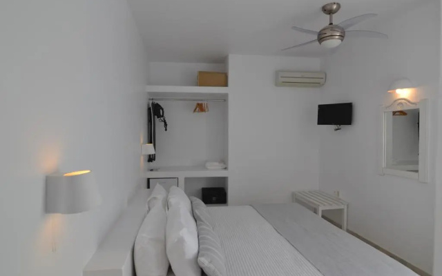 Artemis Hotel