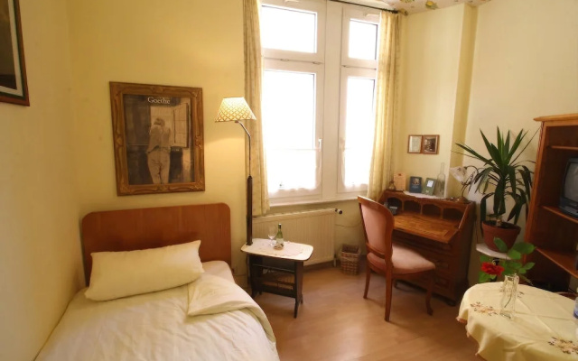 aCasa Bed & Breakfast