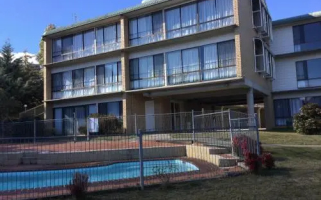 Mountain View, Kirwan 7