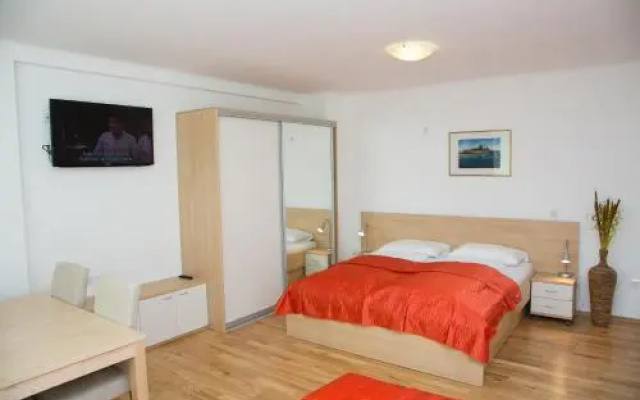 Apartments Benedi?I?