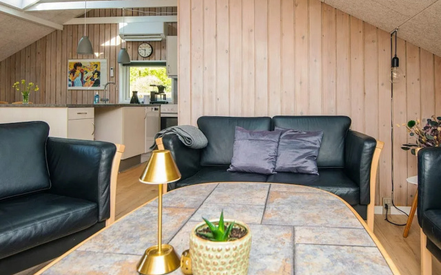 6 Person Holiday Home in Toftlund