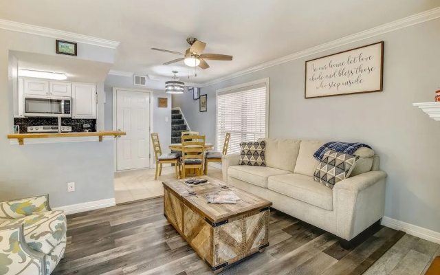 Palms at Cove View 1011-birder's Delight