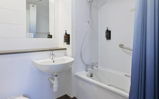 Travelodge Caerphilly Hotel