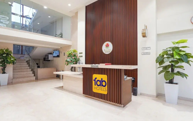 Oriva Tulips Inn and Suites - Nr. Majestic