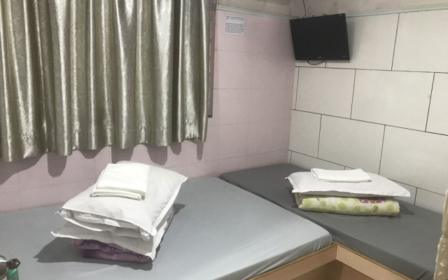 Yue Ka Guest House - 52-54 Argyle Street
