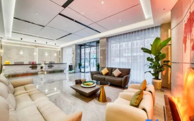 Three Cats Hotel (Guangsha Construction College)