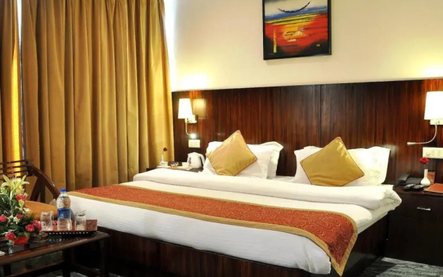 Hotel Dayal Paradise