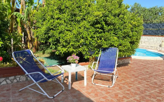 Villa con Piscina a Balestrate