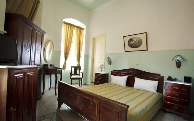 Monte Kristo Hotel
