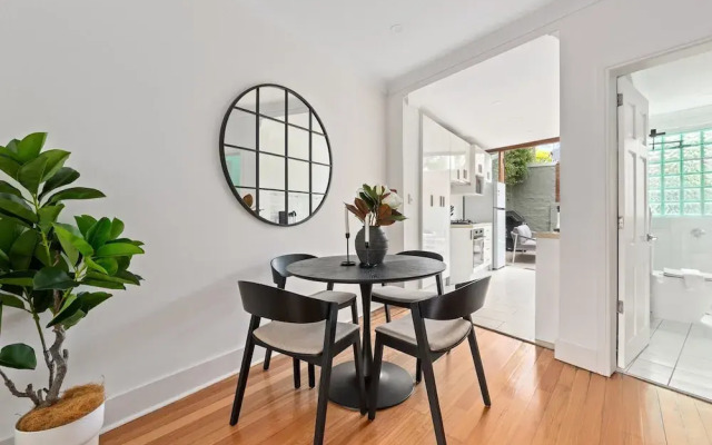 Charming 2-bed Terrace in the Heart of Surry Hills