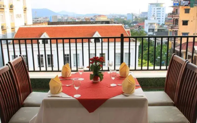 Hue Queen 2 Hotel