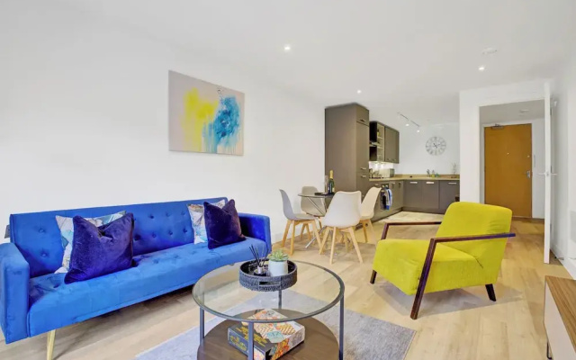 1 Bed Flat - Sleeps 3 - Parking