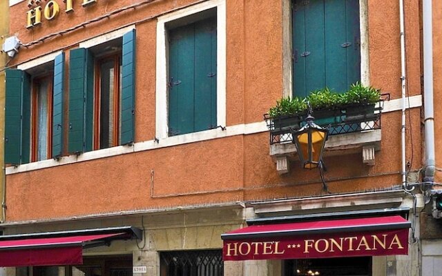 Hotel Fontana Венеция вид на фасад