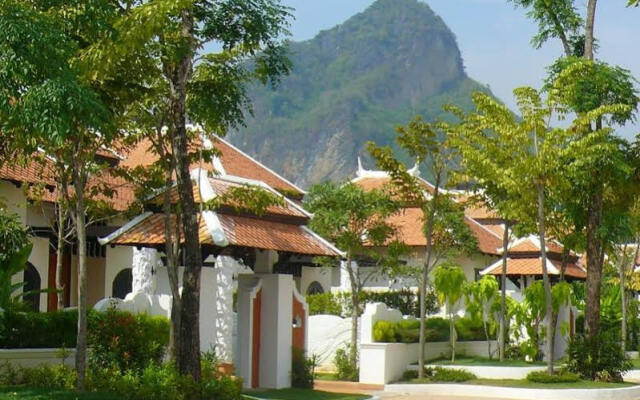 Отель Mandawee Pool Villas вид на фасад