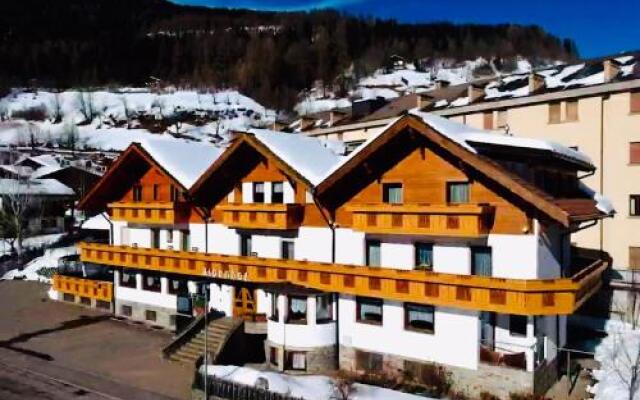 Отель Pension Alpenhof Италия, Колле Изарко - отзывы, цены и фото номеров - забронировать отель Pension Alpenhof онлайн вид на фасад