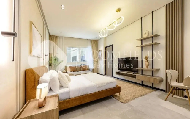 Bloomfields Stylish Stu Burj View Arjan